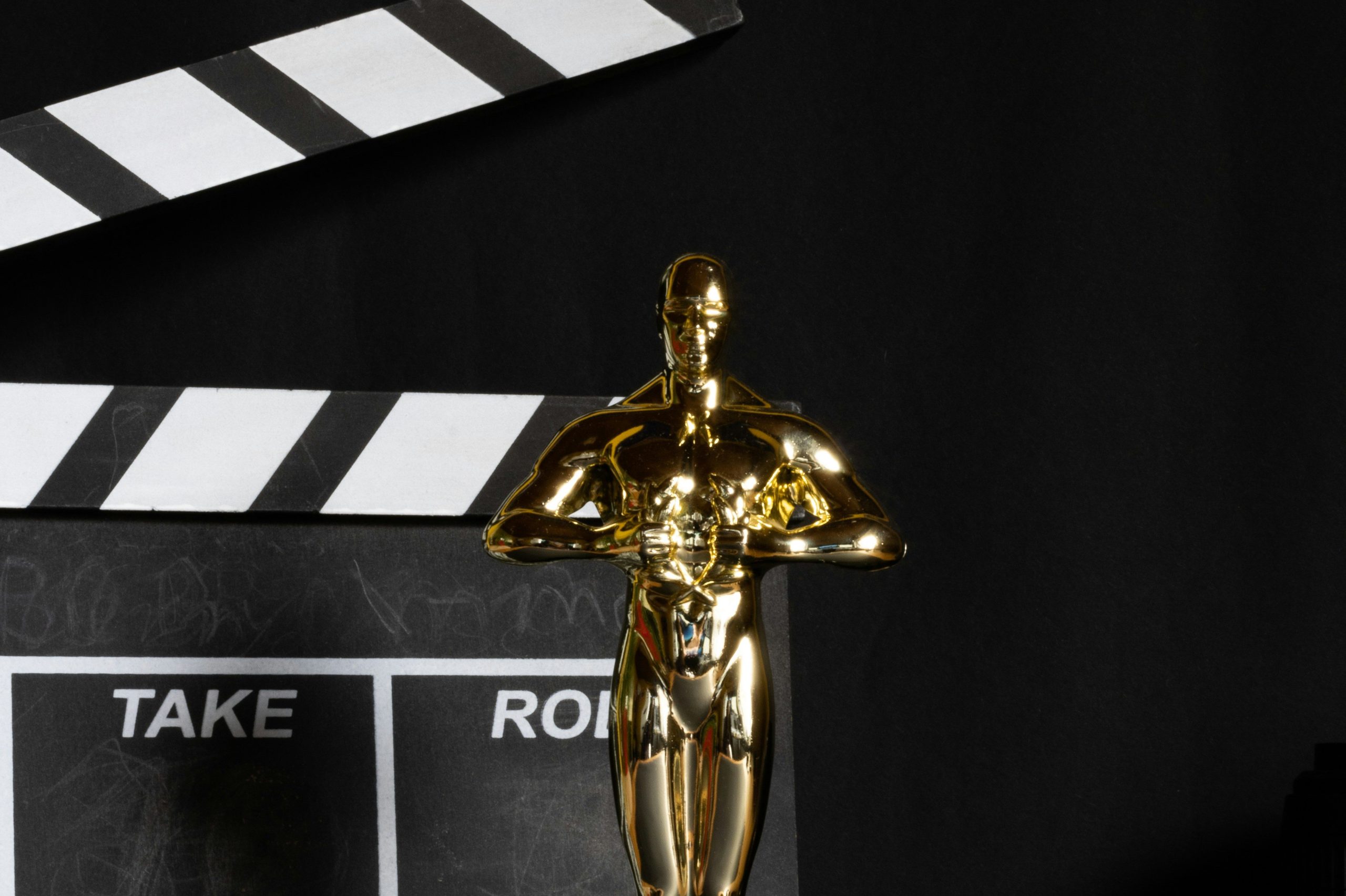 OSCAR STATUE